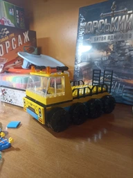 Конструктор LEGO Будівельна вантажівка й кулястий кран-таран 235 деталей (60391) фото от покупателей 3