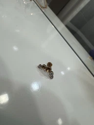 Cережка лабрет для пірсингу губ або хряща вуха Spikes LSI47-1606-RDC накрутка кластер з фіанітами (Золотистий) фото від покупців 1
