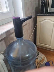 Помпа для воды Supretto с аккумулятором и выбором объема (8387) фото от покупателей 6