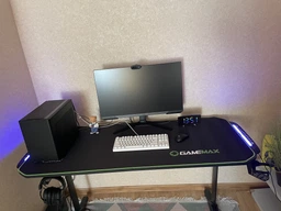 Геймерский игровой стол GameMax D140 Carbon фото от покупателей 1