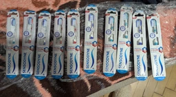 Зубна щітка Sensodyne Чутливість зубів і захист ясен (5054563062864)