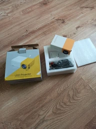 Мультимедійний проектор YG300 з динаміком портативний White-Yellow (300YGPRKTR) TIN66