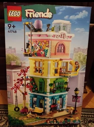 Конструктор Lego Friends Хартлейк-Сіті. Громадський центр (41748)