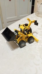 Конструктор LEGO Technic Экскаватор-погрузчик 104 детали (42197) фото от покупателей 2