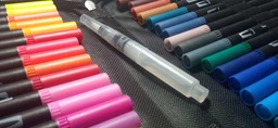 Набір акварельних маркерів двосторонні, 100 шт Brush Pens фломастери на водній основі в кейсі фото від покупців 8