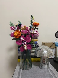 Конструктор LEGO Botanicals Милый розовый букет цветов 749 деталей (10342) фото от покупателей 2