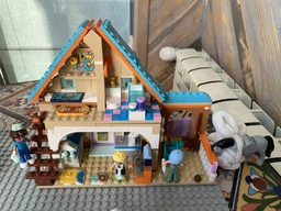 Конструктор Лего Френдс Дом Ветклиника для лошадей и питомцев Lego Friends 42651