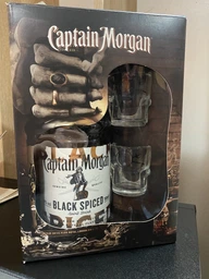 Алкогольный напиток на основе Карибского рома Captain Morgan Spiced Black 0.7 л 40% + 2 чарки (4820178650533_G) фото от покупателей 10
