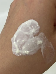 Легкий солнцезащитный крем iUNIK Centella Calming Daily Sunscreen с Экстрактом центеллы азиатской SPF 50+ PA++++ 60 мл (8809728080637) фото от покупателей 6