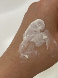 Легкий солнцезащитный крем iUNIK Centella Calming Daily Sunscreen с Экстрактом центеллы азиатской SPF 50+ PA++++ 60 мл (8809728080637) фото от покупателей 5