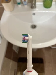 Насадки для электрической зубной щетки Oral b 3D White сменные 4 шт для отбеливания зубов фото от покупателей 2