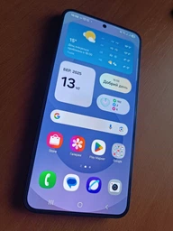 Мобильный телефон Samsung Galaxy S25 12/512GB Navy (SM-S931BDBHEUC) фото от покупателей 1