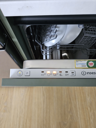 Встраиваемая посудомоечная машина INDESIT DSIE 2B10