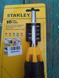 Отвертка Stanley Multibit реверсивная с 10-ю сменными битами (0-68-010) фото от покупателей 1