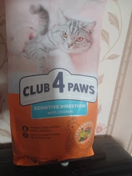Сухий корм з куркою Club 4 Paws Клуб 4 Лапи для котів з чутливим травленням 2 кг (4820215368773) фото от покупателей 1