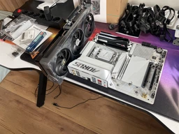 Видеокарта MSI GeForce RTX5070 12Gb GAMING TRIO OC (RTX 5070 12G GAMING TRIO OC) фото от покупателей 19