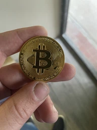 Брелок для ключей в виде монеты Биткоин (Bitcoin) BTC, подарок сувенир, Брелок-монета Bitcoin, цинковый сплав фото от покупателей 1