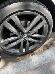 Комплект автомобильных колпаков (заглушек) на литые диски Volkswagen VW 65/56 мм 4 шт (3B7601171) фото от покупателей 6