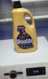 Жидкое средство для стирки Woolite для черных и джинсовых тканей с кератином 900 мл (5900627090413) фото от покупателей 11