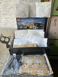 Конструктор Lego Technic Вантажівка Volvo FMX та Електричний екскаватор EC230 42175