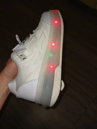 Роликовые кроссовки для девочек с LED подсветкой белые на 2-х колесах (LR 1273) 36(23см) фото от покупателей 3