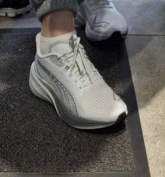 Жіночі кросівки для бігу Puma Darter Pro 31015218 37 (4UK) 23 см Feather Gray-Cool Light Gray (4067983548772) фото від покупців 1