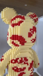 Конструктор Magic Blocks в виде мишки Bearbrick "Kisses” 43 см