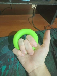 Кистьовий еспандер кільце EasyFit Ring 27 кг червоний (силіконовий еспандер-кільце для рук, бублик тренажер для передпліччя та кисті рук) YL-1840-27K фото від покупців 5