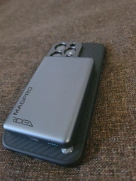 Магнітний повербанк MagSafe бездротовий powerbank портативний power bank тонкий магнітна зарядка магсейф зовнішній акумулятор максейв алюмінієвий для iPhone айфона Apple 12 / 13 / 14 / 15 / 16 / 17 10000 mAh 20W швидка Aluminium QINETIQ MAGPRO P10 сірий фото від покупців 6