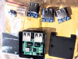 Плата заряджання акумуляторів від сонячних панелей у корпусі 5V 3A Dual USB