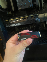 Накопитель SSD M.2 2280 2TB Samsung (MZ-V9P2T0CW)