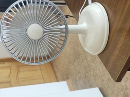 Вентилятор Simple desktop fan KD197 настільний портативний з роботою від USB Блідо-жовтий (кремовий)
