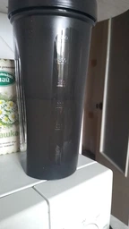 Шейкер My Protein Shaker with metall bal 700 мл чорний