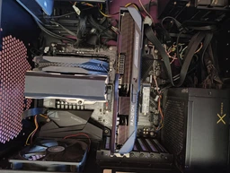 Видеокарта GIGABYTE AMD Radeon RX 9070 GAMING OC 16G (GV-R9070GAMING OC-16GD) фото от покупателей 2
