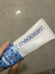 Отбеливающая зубная паста для чувствительных зубов SensiWhite Medosan 75 мл 4823109411654