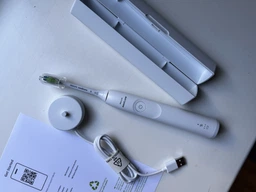 Электрическая зубная щетка PHILIPS Sonicare HX7101/02 серии 5300 фото от покупателей 14