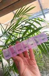 Переносная таблетница для лекарств по дням Medicamento футляр органайзер для витаминов и бадов на 7 дней / на неделю, 15х3х2 см, голубой (100675406)