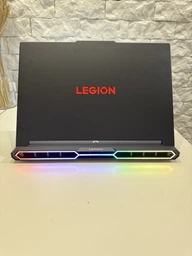 Ноутбук Lenovo Legion Pro 7 16IAX10H Eclipse Black (83F5007ERA) фото від покупців 1
