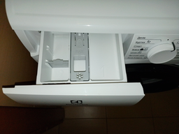 Стиральная машина узкая Electrolux PerfectCare 600 EW6SM426BU фото от покупателей 3