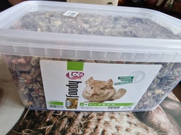 Корм для грызунов LoLo PETS полнорационный корм для шиншилл 2 кг (5904479716613)