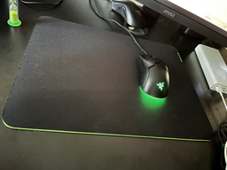 Ігрова поверхня Razer Gigantus V2 M Speed/Control (RZ02-03330200-R3M1)