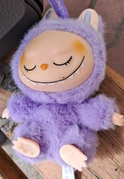 Детская мягкая игрушка сюрприз Лабубу Labubu Have a Seat плюшевая, брелок для ключей сумки рюкзака для детей и взрослых 17 см