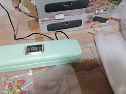 Вакуумный упаковщик для дома кухни Vacuum Sealer 01 вакууматор для еды продуктов питания сухих и влажных овощей и мяса прибор для упаковки пищи вакуумные упаковщики + комплект гофрированные пакеты 10 шт черный