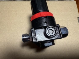 Регулятор давления с манометром YATO 1/4" P= 1.2 МПа (YT-2381)