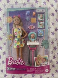 Кукла Барби Кормление Скиппер Няня с малышом Barbie Skipper Babysitting Mealtime Color-Change Baby (HTK35)