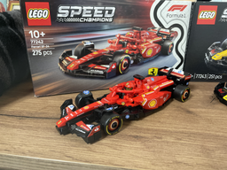 Конструктор LEGO Speed Champions Автомобіль для перегонів F1 Ferrari SF-24 275 деталей (77242)