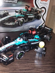 Конструктор LEGO Speed Champions Автомобиль для гонок Mercedes-AMG F1 W15 267 деталей (77244) фото от покупателей 2