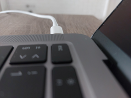 Ноутбук Apple MacBook Air 13" M1 8/256GB 2020 (MGN93) Silver фото от покупателей 1