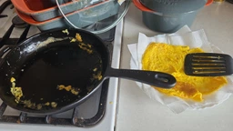 Сковорода універсальна чавунна з кришкою Maysternya Т2012С3 (22см) фото від покупців 6