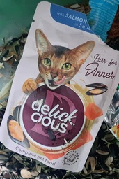 Упаковка Полнорационного консервированного корма для взрослых котов Delickcious Кусочки с лососем и мидиями в соусе 85 г х 12 шт (B5410201) фото от покупателей 3